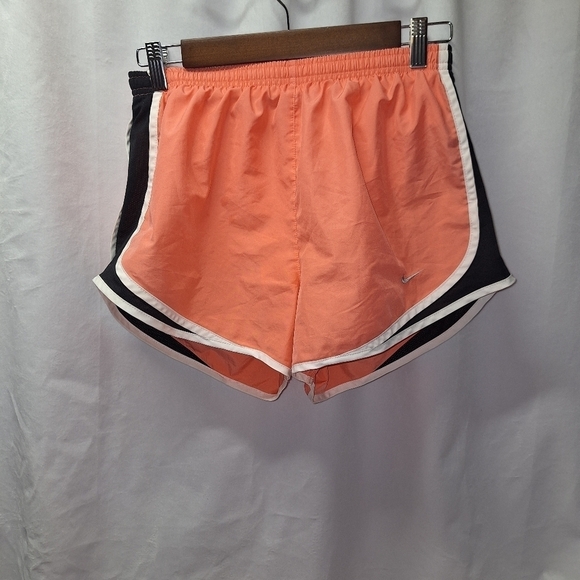 Nike women's running shorts size medium - Picture 1 of 5